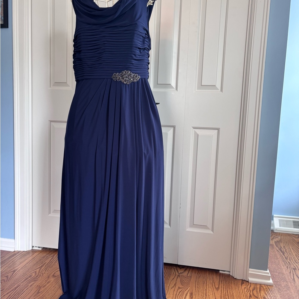 Elegant Navy Blue Evening Gown